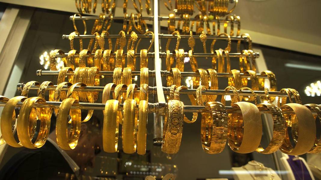 Altında kararsız seyir! İşte 21 Mayıs Konya’da çeyrek ve gram rakamları 1